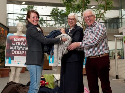 Leger des Heils geeft de warmte door op Warme Truiendag